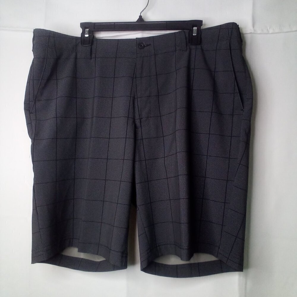 PGA Tour Shorts Men 40 Golf Active Plaid Gray